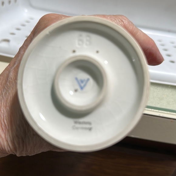 💙TM3 ‘The Lost Sheep/Boy with Lamb’ Hummel Goebel #68 - Picture 6 of 7